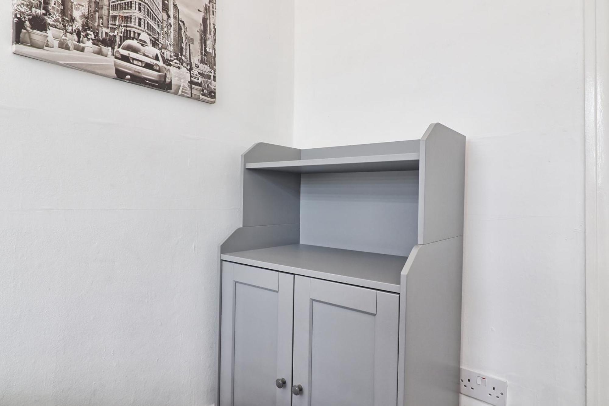 Luxury 3-Bed Apartment Near To London With Parking Хорнчерч Экстерьер фото